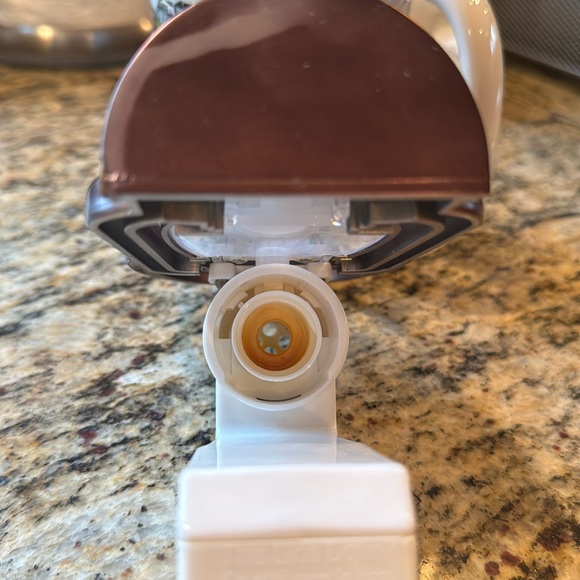 Bath & Body Works Wallflower Scent Snow globe Snowman plug in & Nightlight. - Picture 6 of 10